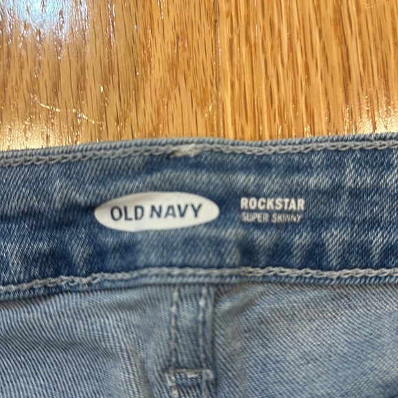 Old Navy rockstar super skinny size 12 ripped jean - Picture 6 of 6